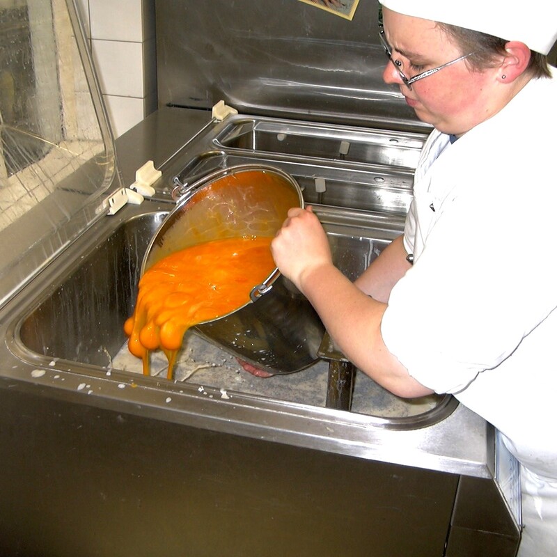 10 Liter Eigelbe für unser Creme-Eis