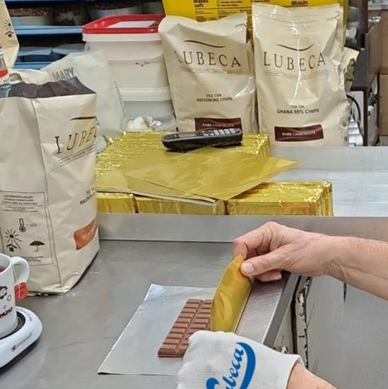 Traditionell in Stanniol
und eigener Banderole